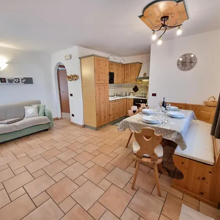 Lejlighedshotel Le Rose Pozza di Fassa