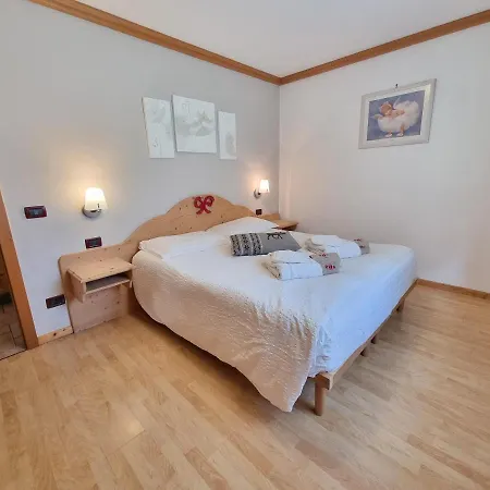 Lejlighedshotel Le Rose Pozza di Fassa