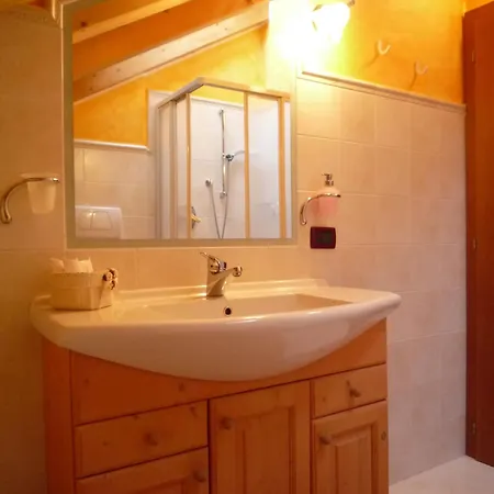 Lejlighedshotel Le Rose Pozza di Fassa